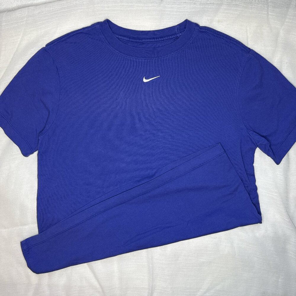 The Nike Tee Loose Fit
